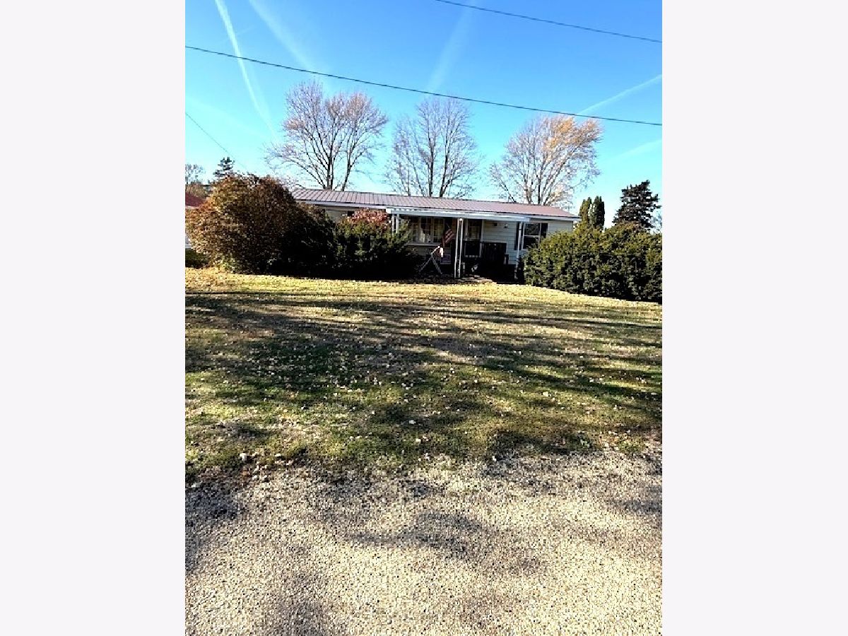  For Sale Sheffield Illinois, 136 Washington Street