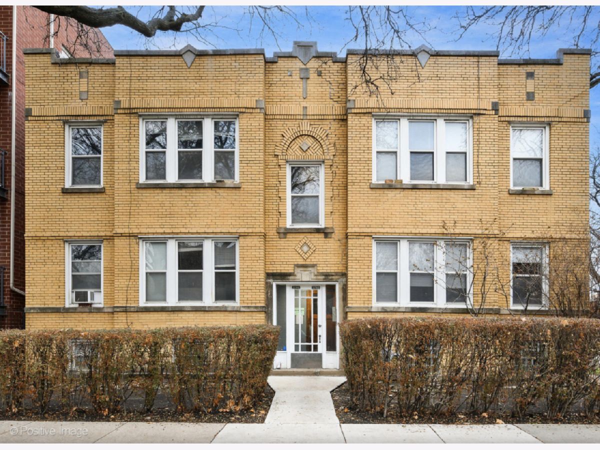  Rented Chicago Illinois, 3700 Cornelia