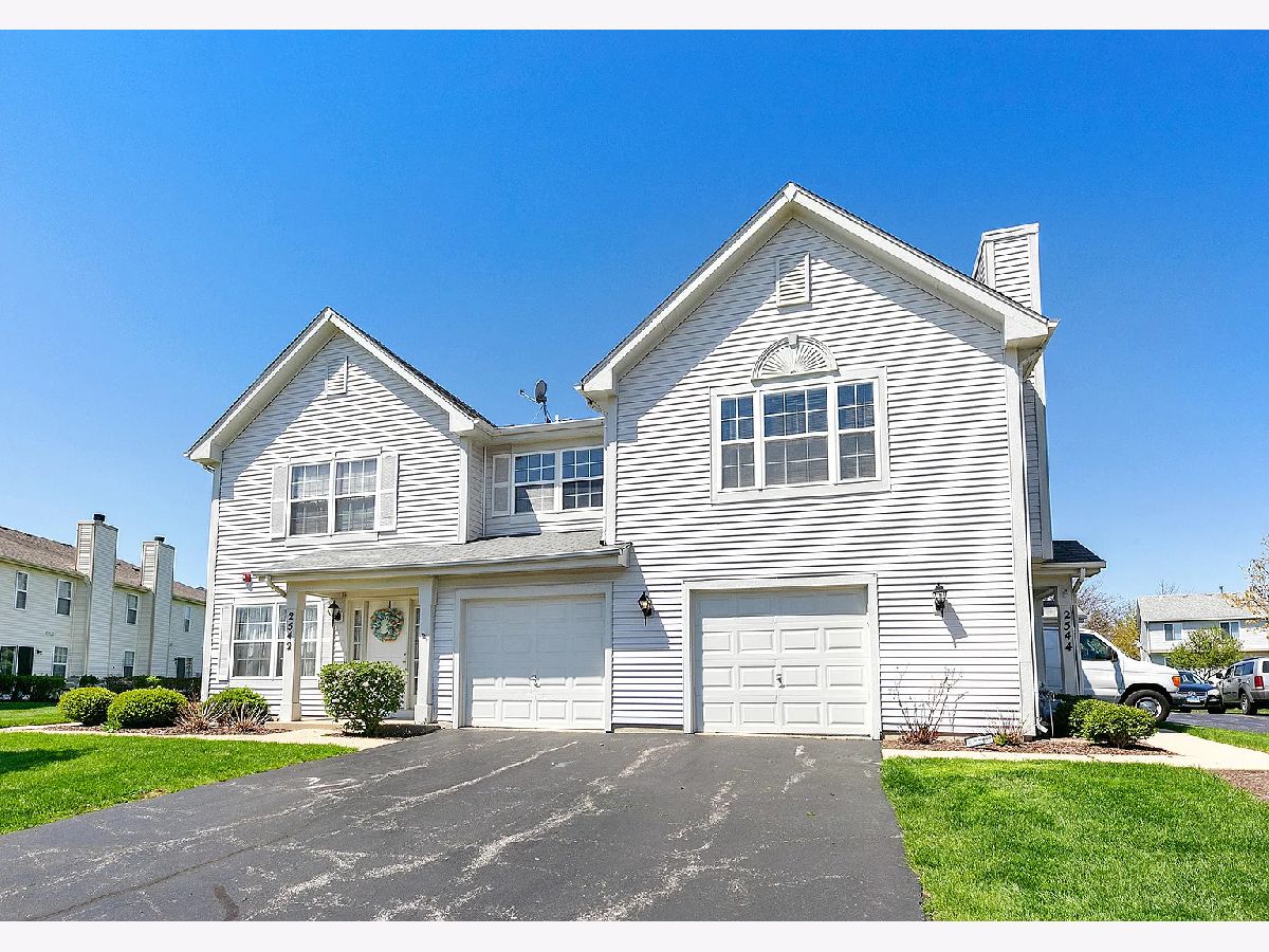 Homes & Townhomes & Condos For Rent Lakewood Valley Aurora Illinois, 2544 Dickens