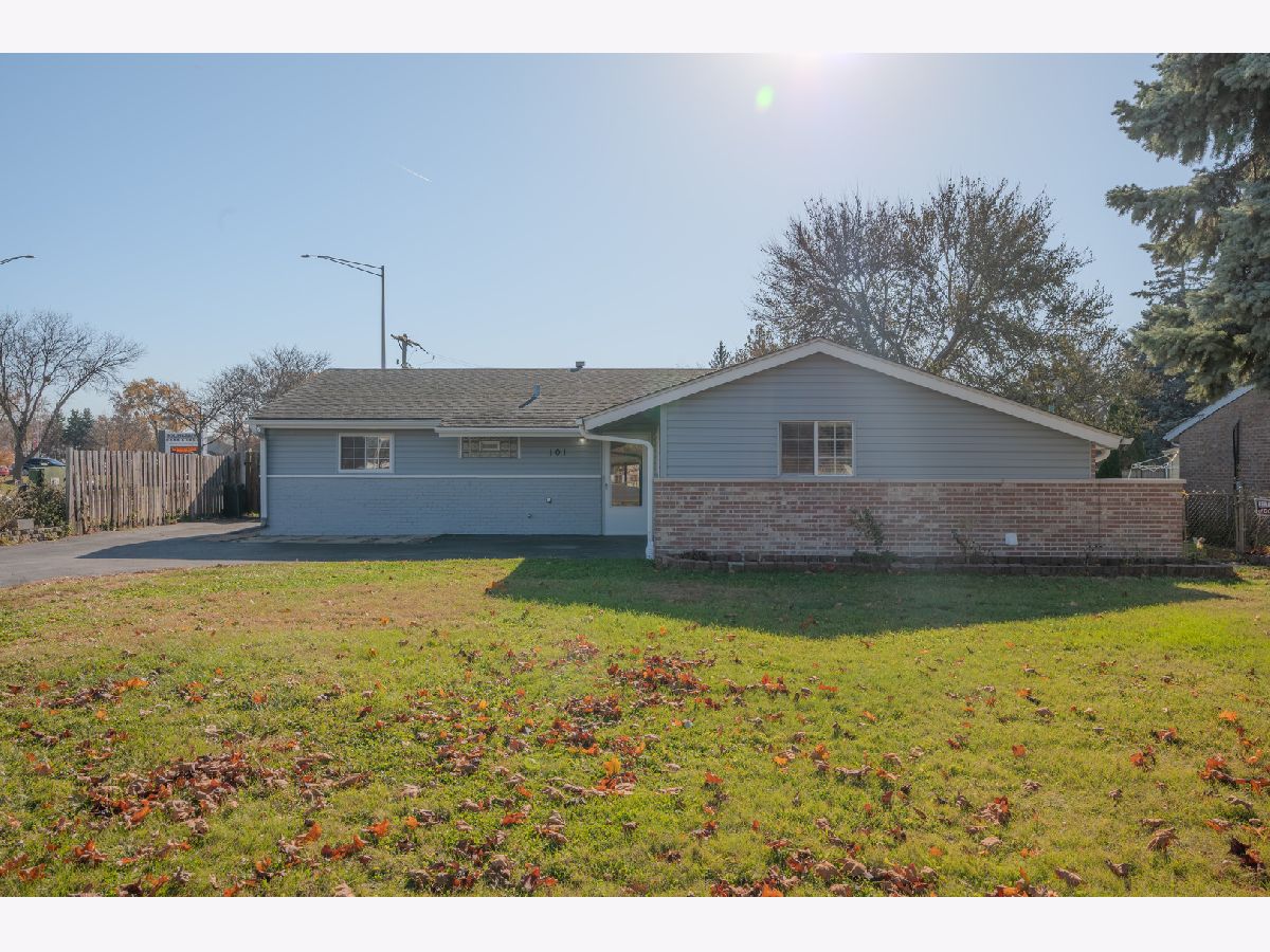  For Sale Bolingbrook Illinois, 101 Edgehill Drive