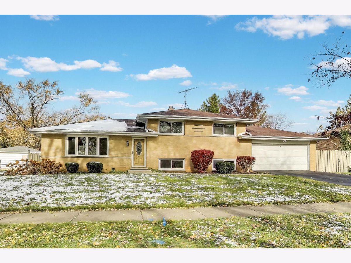 Homes For Sale Pinehurst Manor Palatine Illinois, 910 Aster Avenue