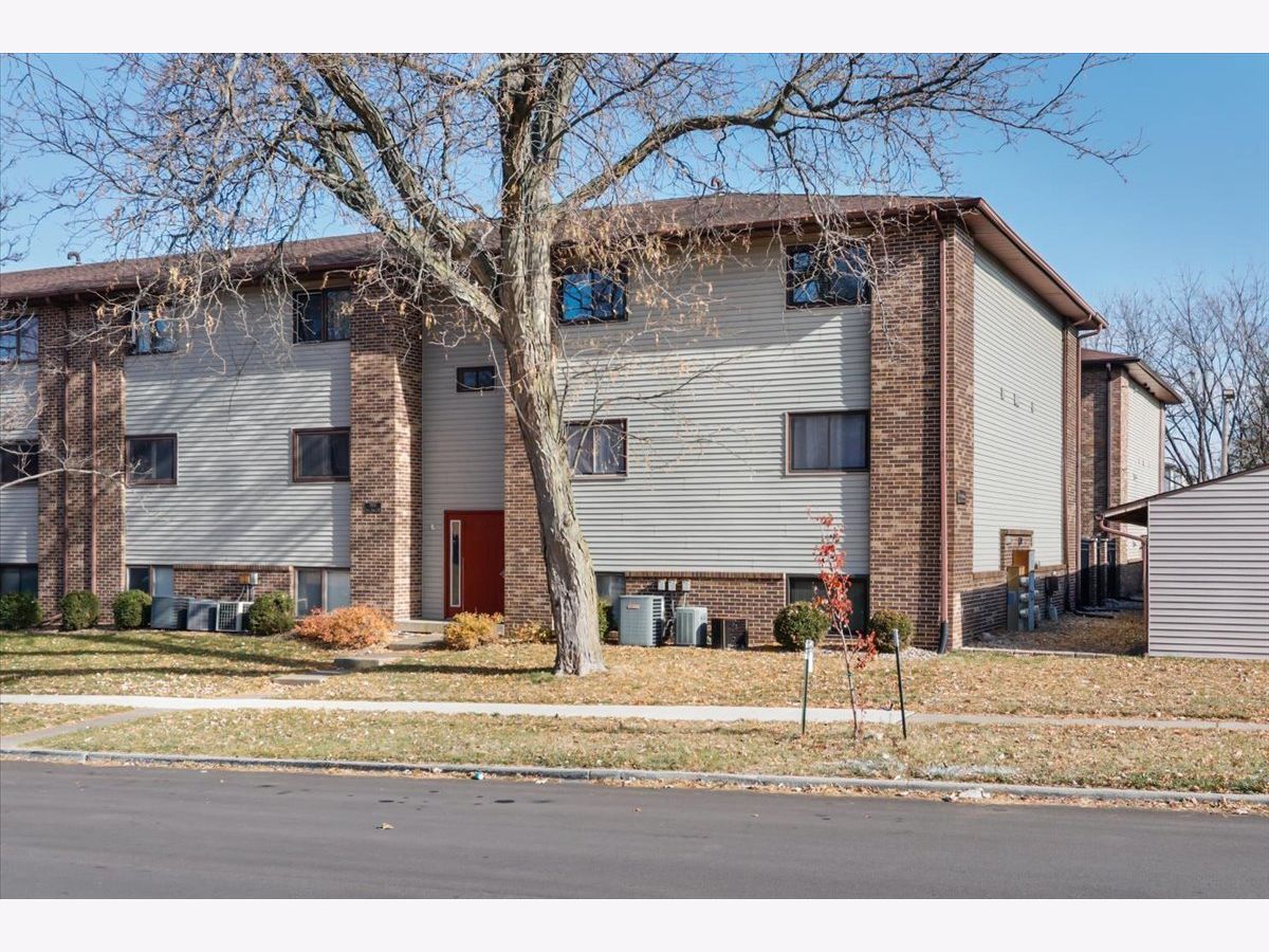  For Sale Bloomington Illinois, 1920 Tracy Drive