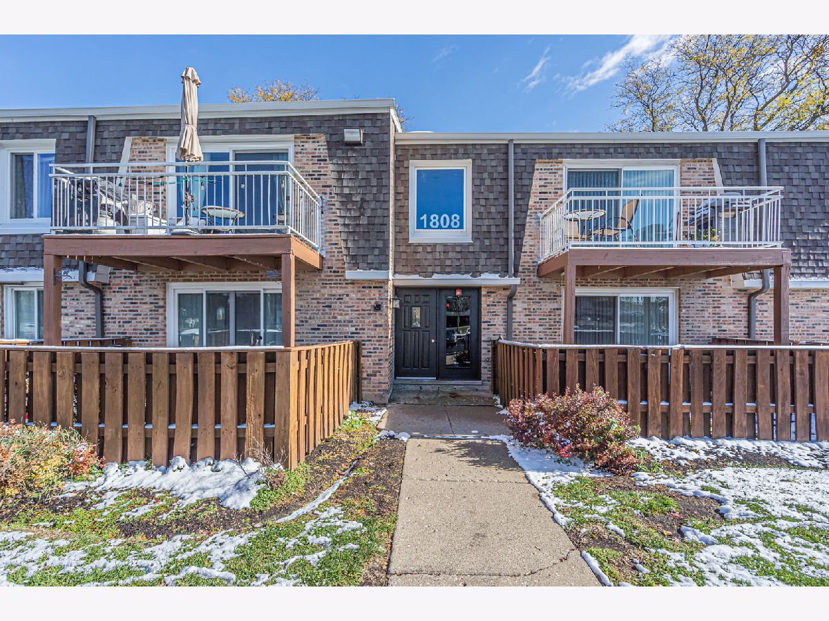 Condominiums For Sale Kings Walk Rolling Meadows Illinois, 1808 Plum Grove Road