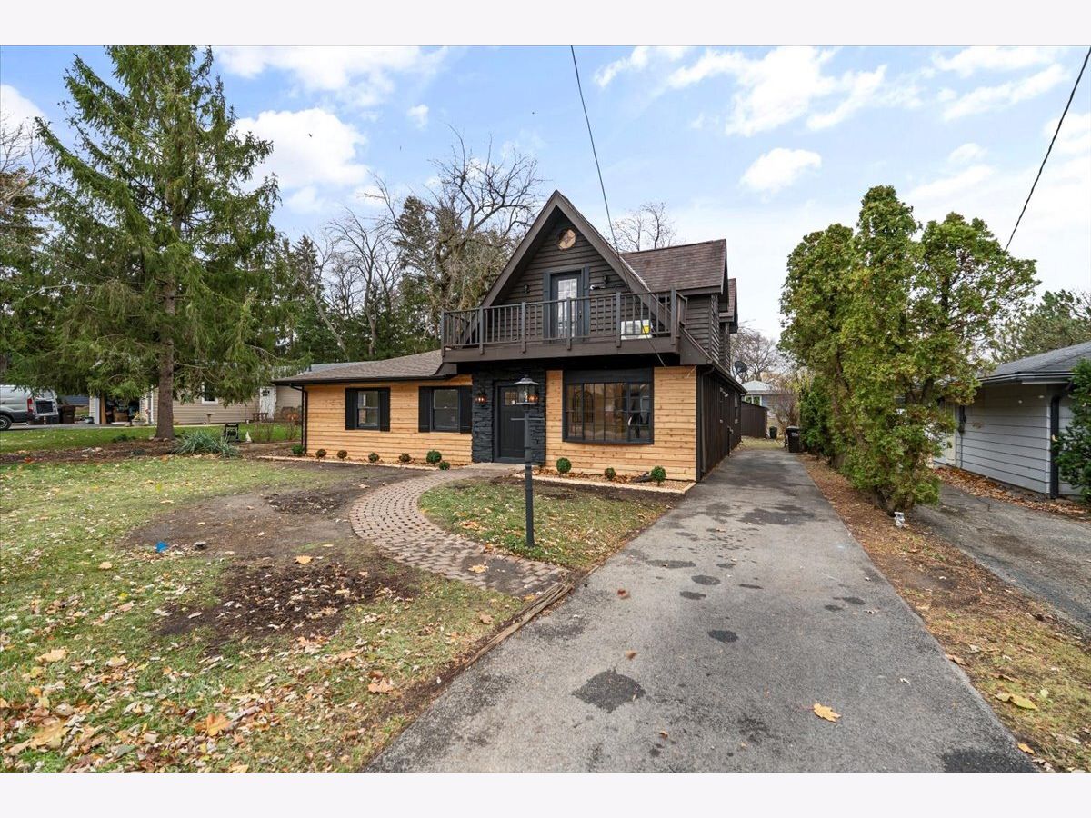  For Sale Lake Zurich Illinois, 27 Maple Avenue