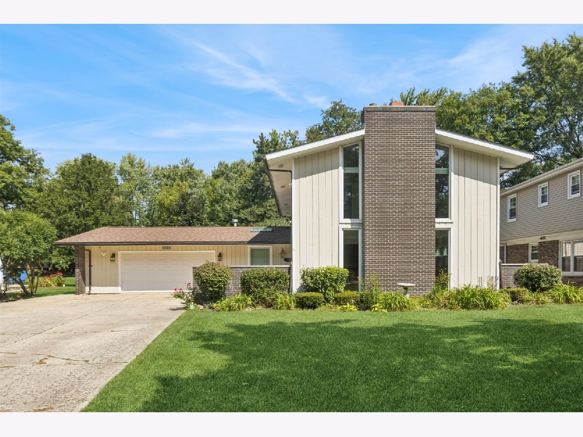  For Sale Downers Grove Illinois, 1136 Barneswood Drive