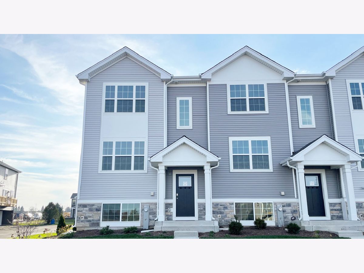 Condos & Townhomes & Homes For Sale Stonewater Wonder Lake Illinois, 6530 Linden Trail