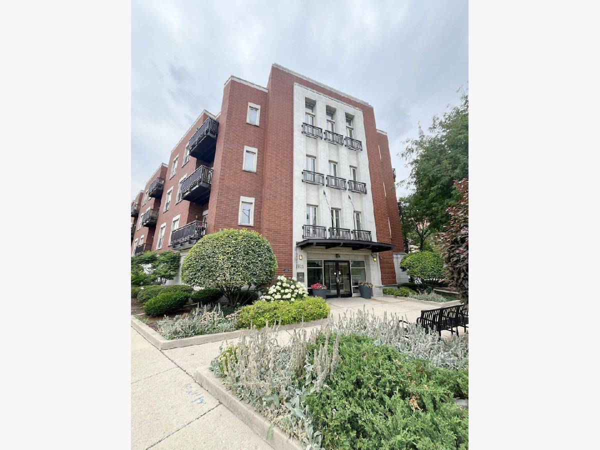  Rented Chicago Illinois, 1075 Roosevelt