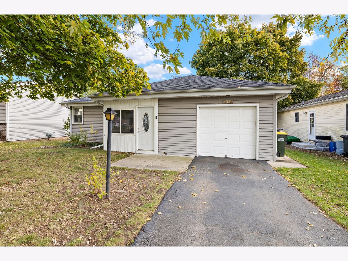  Sold Lake In The Hills Illinois, 1014 Maple