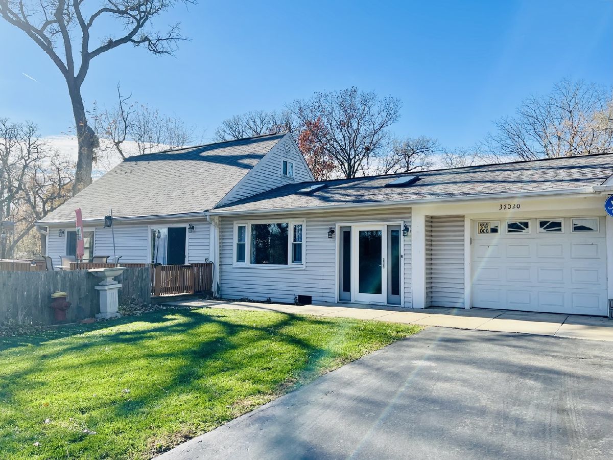  Rented Lake Villa Illinois, 37020 Helen