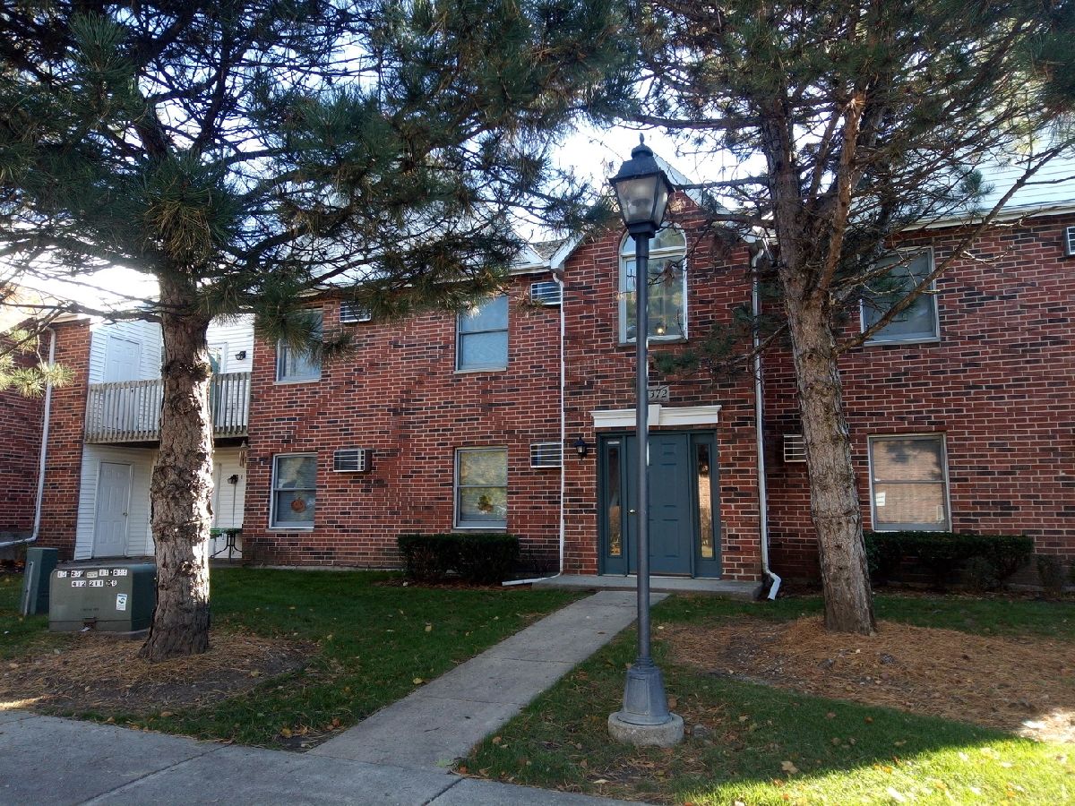  For Rent Lake In The Hills Illinois, 1372 Cunat