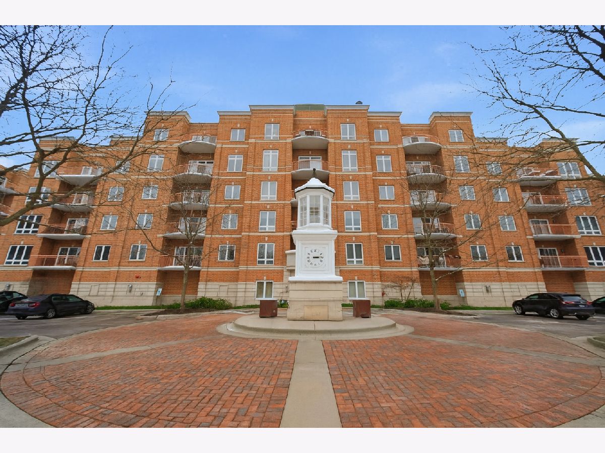 Condominiums For Sale The Waterford Of Des Plaines Des Plaines Illinois, 799 Graceland Avenue