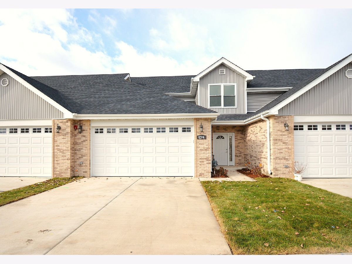  For Sale Justice Illinois, 7423 Covington Place