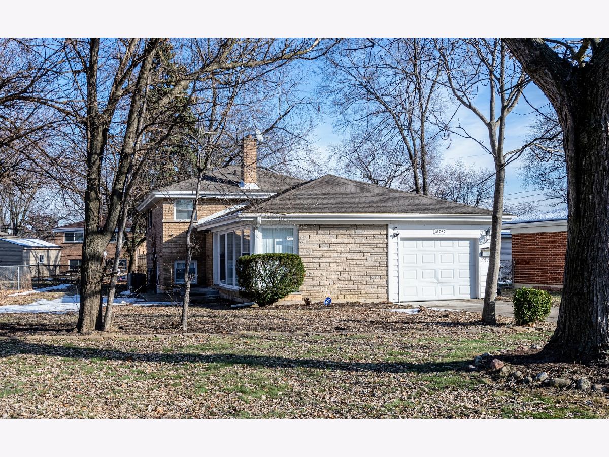  For Sale South Holland Illinois, 16039 Marian Drive