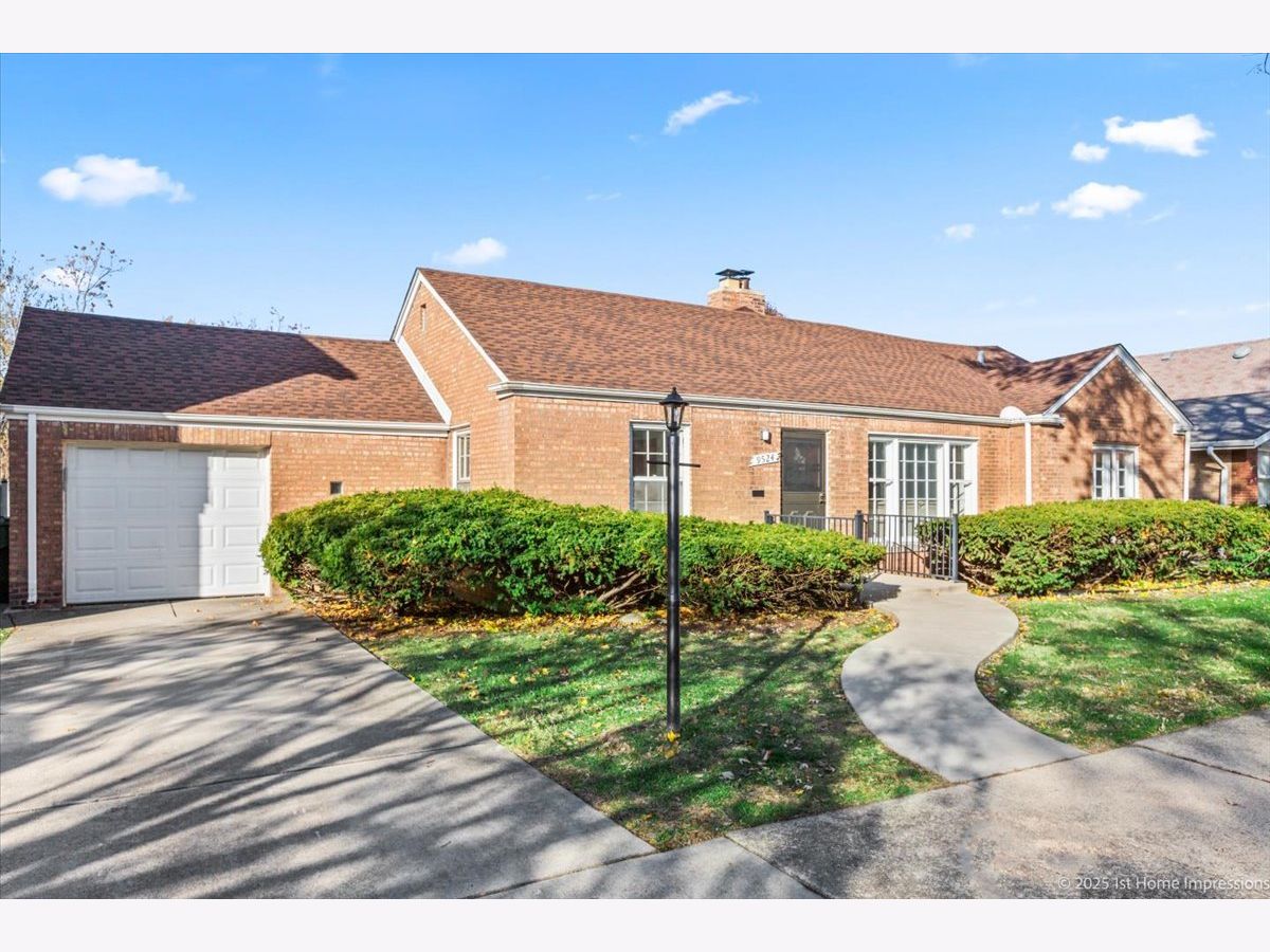  For Sale Evergreen Park Illinois, 9524 Francisco Avenue