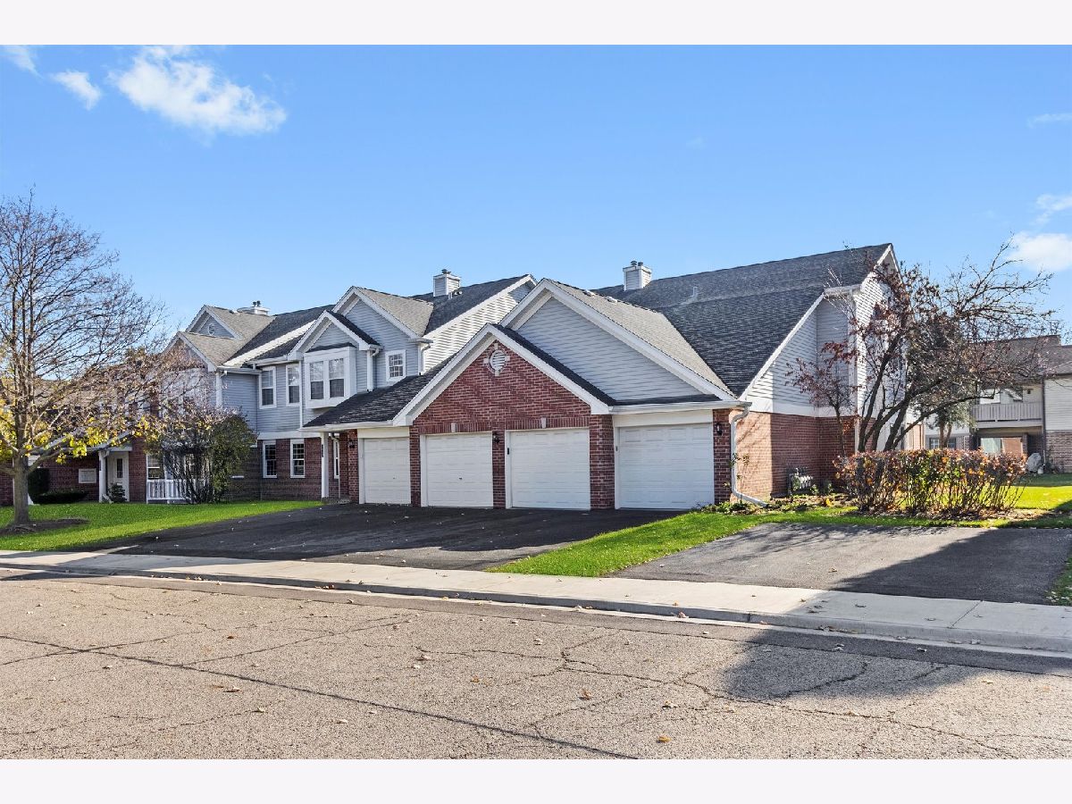  For Rent Arlington Heights Illinois, 1615 Hawkes