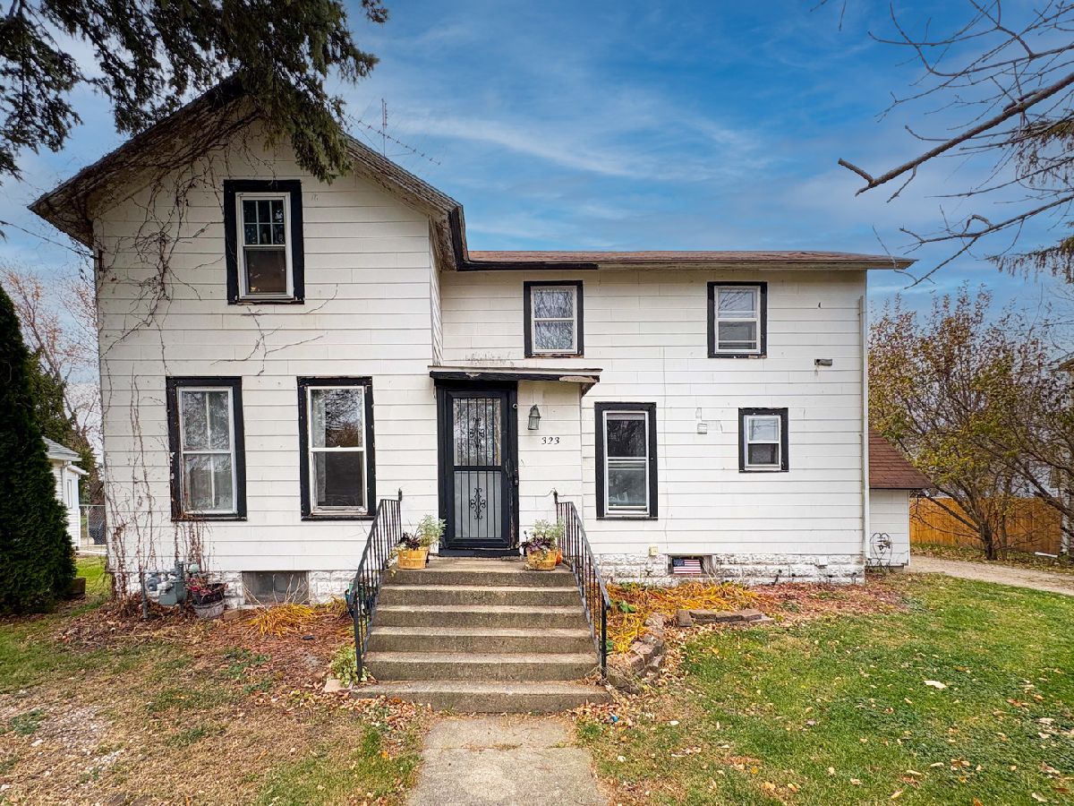  For Sale Earlville Illinois, 323 Main Street