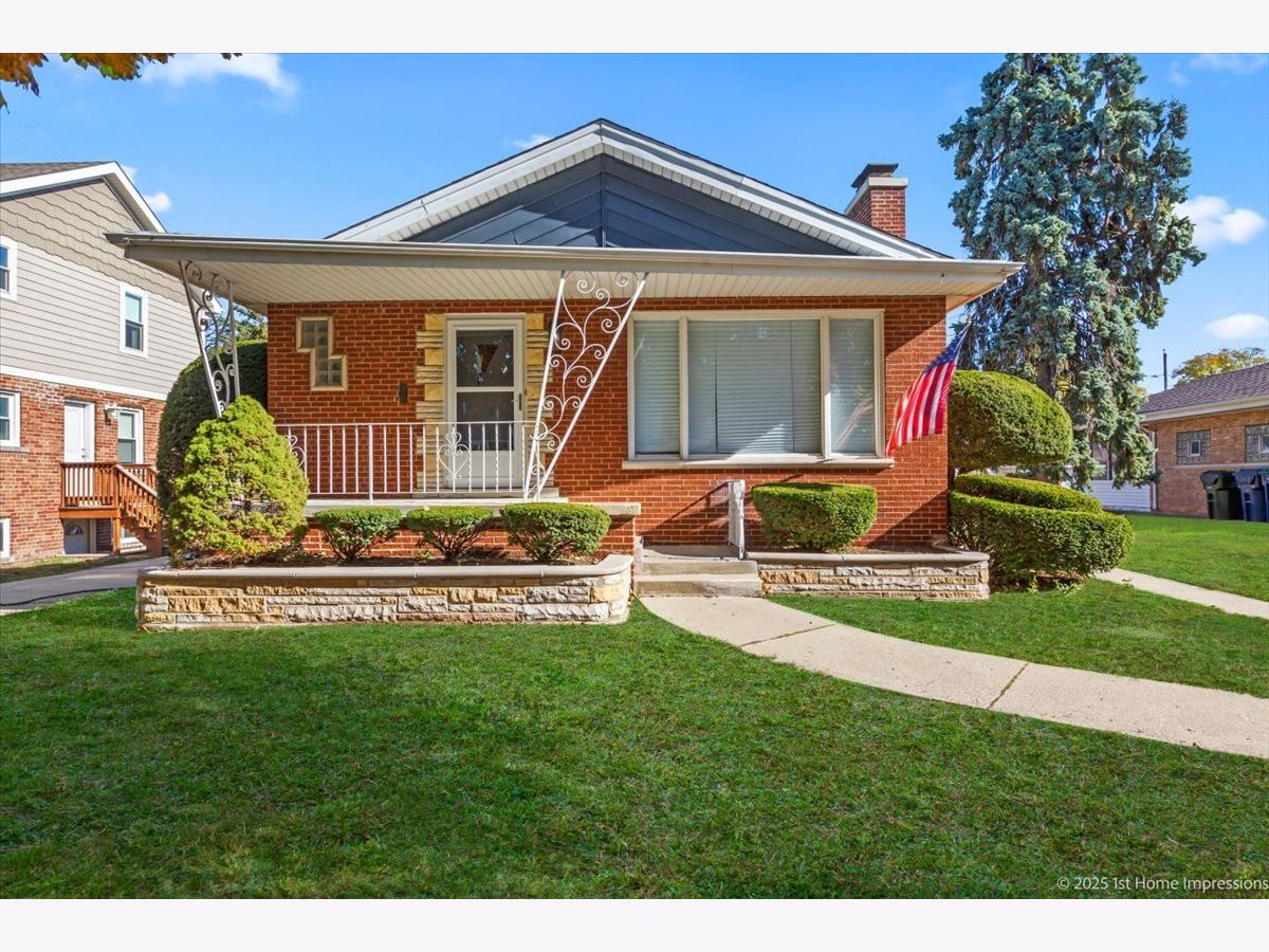  For Sale Evergreen Park Illinois, 9733 Springfield Avenue