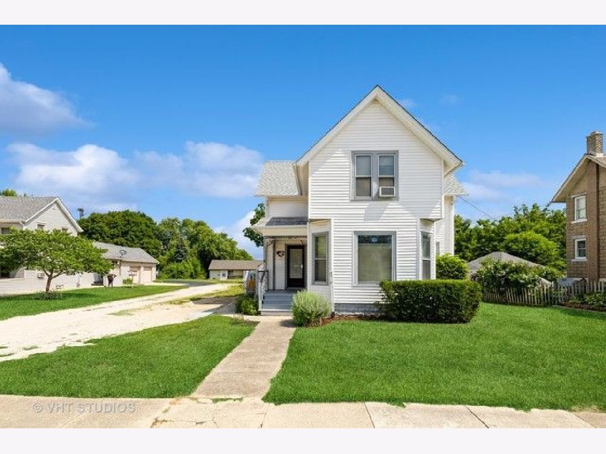  Rented Genoa Illinois, 211 Main