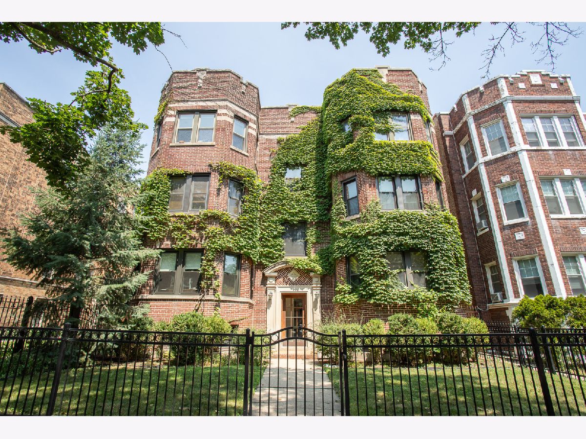  Rented Chicago Illinois, 2048 Fargo