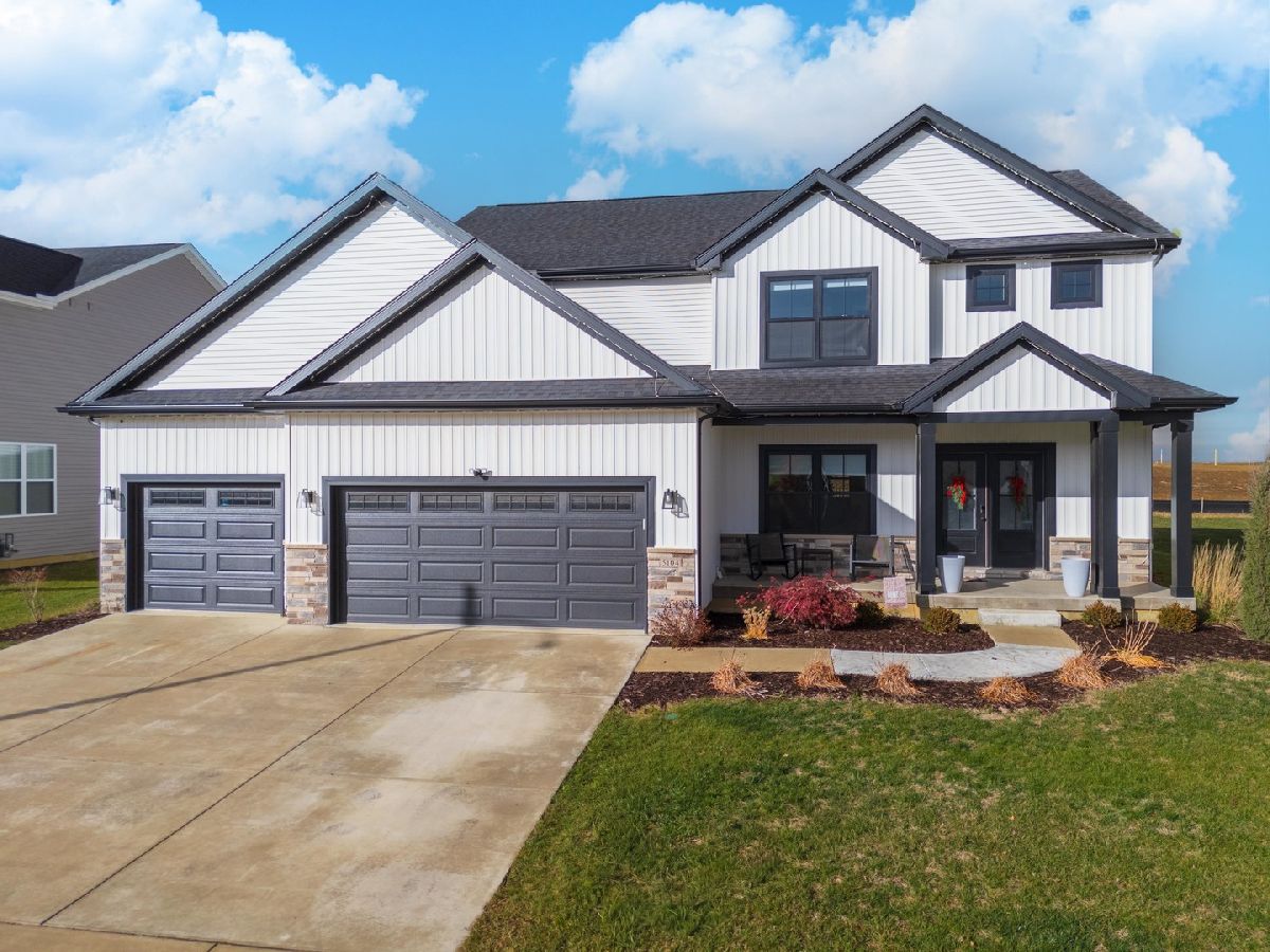 Homes & Condos & Townhomes For Sale Grove On Kickapoo Creek Bloomington Illinois, 5104 Finlen Lane