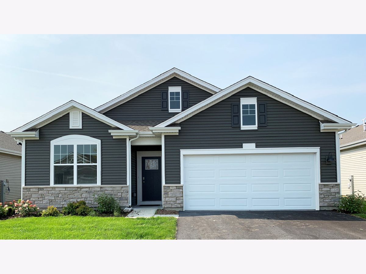  For Sale Pingree Grove Illinois, 870 Mesa Lane