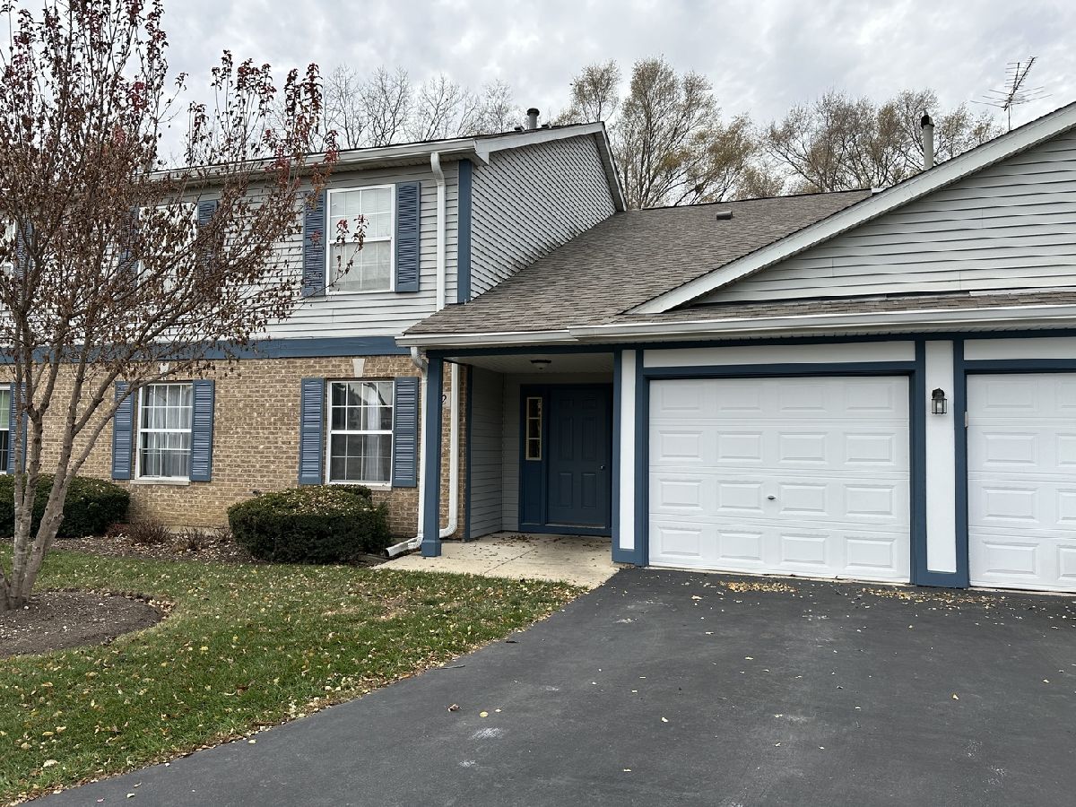 Condos & Townhomes For Rent Oakwood Hills Elgin Illinois, 992 Langtry