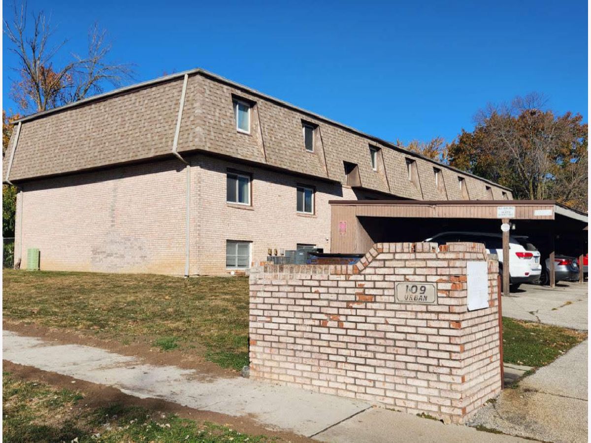  For Sale Bloomington Illinois, 109 Urban Street