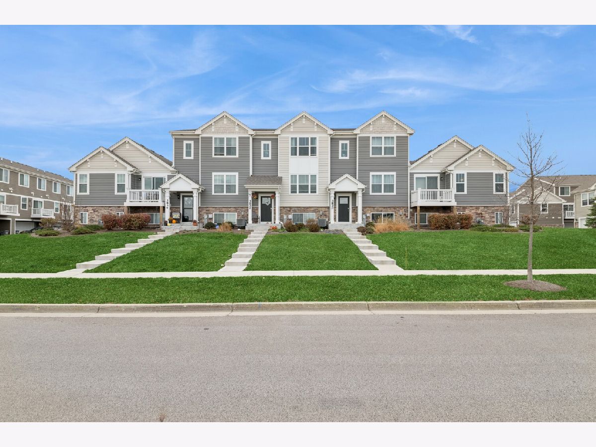  For Sale Elgin Illinois, 3828 Gansett Parkway