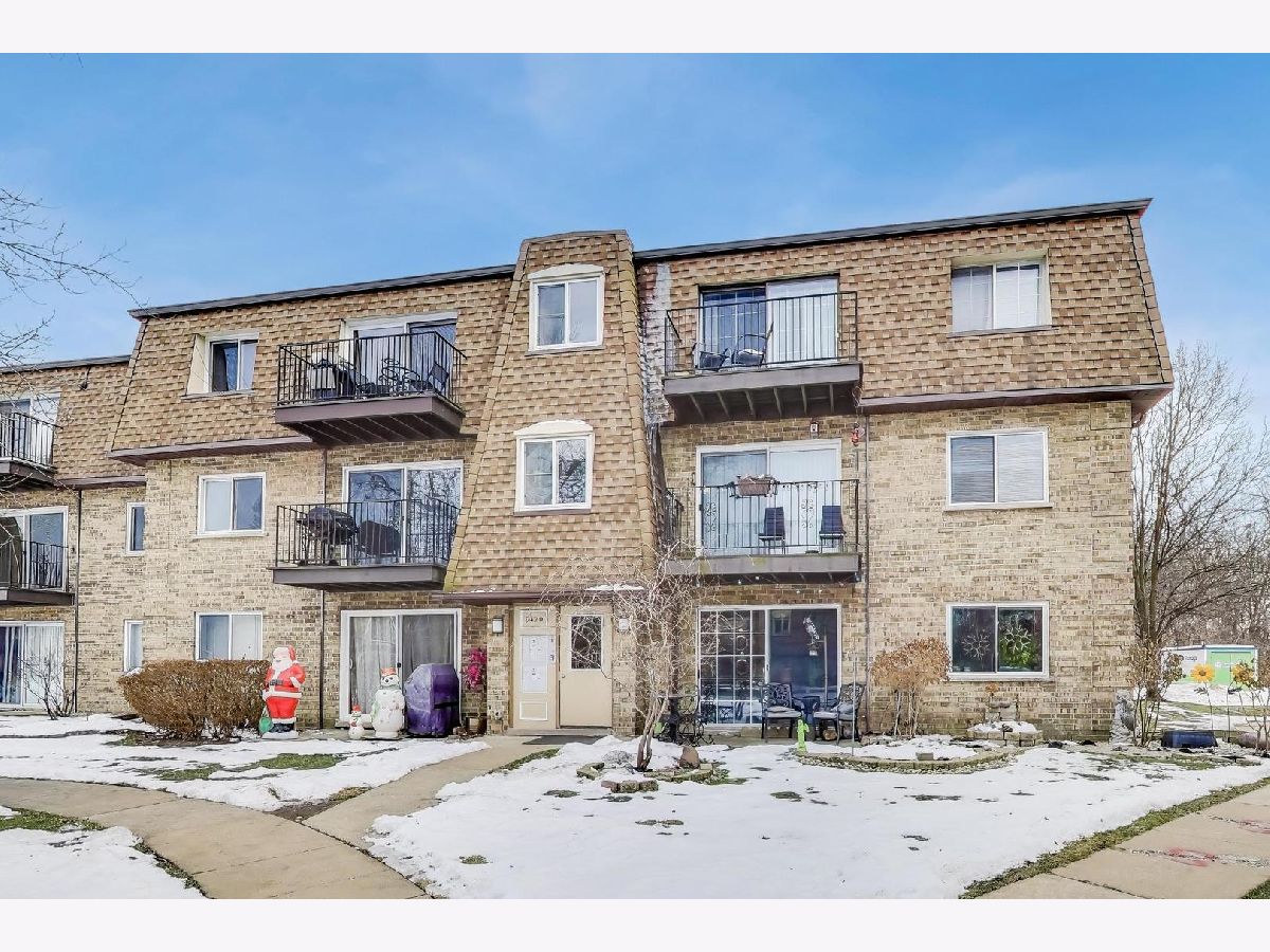  For Sale Des Plaines Illinois, 9420 Bay Colony Drive