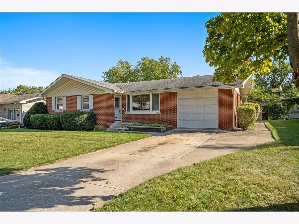  For Sale North Aurora Illinois, 328 State Street