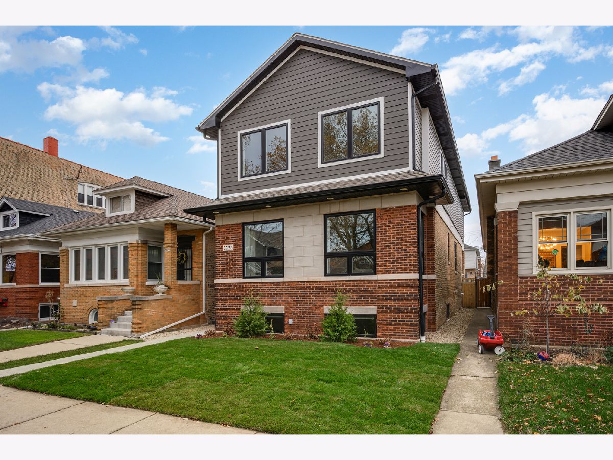  For Sale Chicago Illinois, 2225 Carmen Avenue