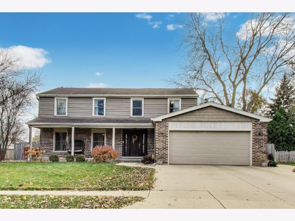 Homes For Sale Greentree Libertyville Illinois, 239 Nita Lane