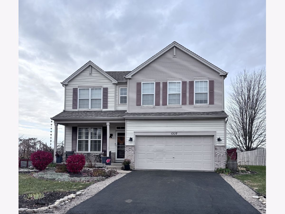  For Sale Minooka Illinois, 1227 Wabena Avenue