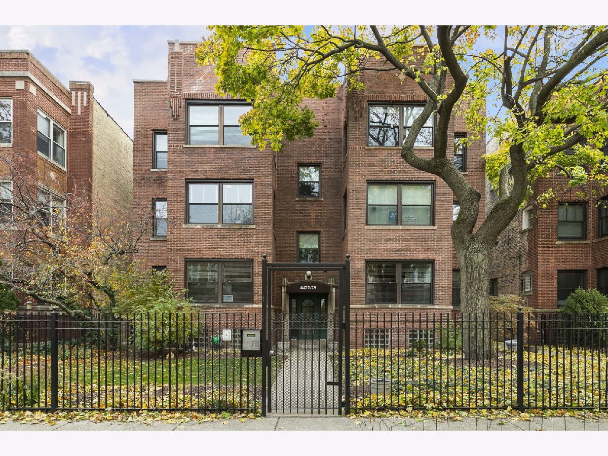  For Sale Chicago Illinois, 4429 Beacon Street