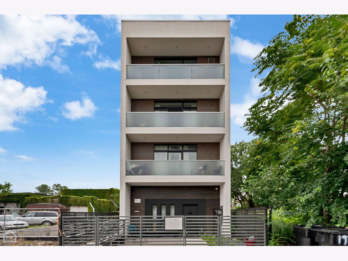 Condominiums & Homes For Rent East Pilsen Chicago Illinois, 1921 Jefferson