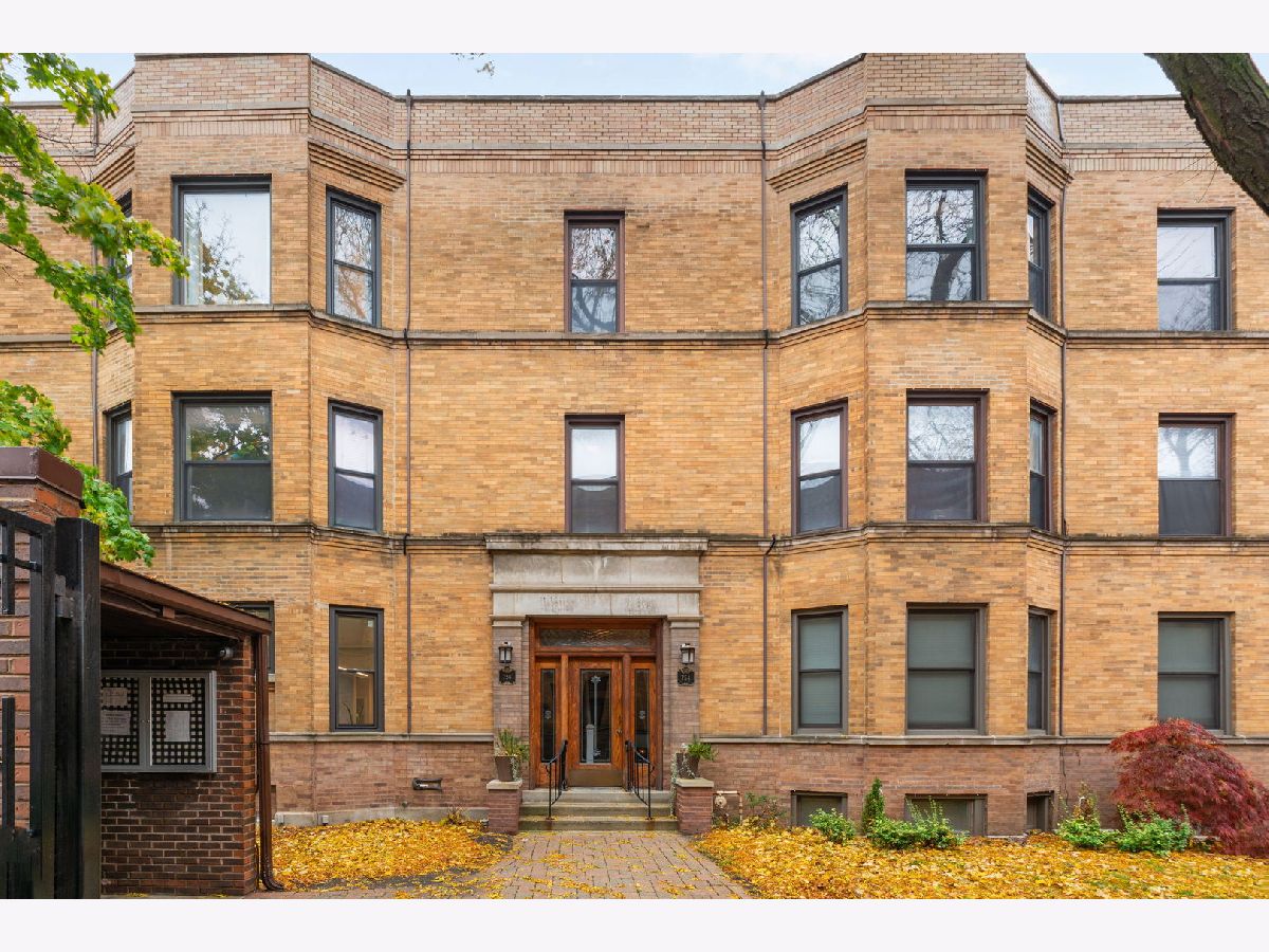 Condominiums For Sale Victorian Lane Chicago Illinois, 754 California Terrace