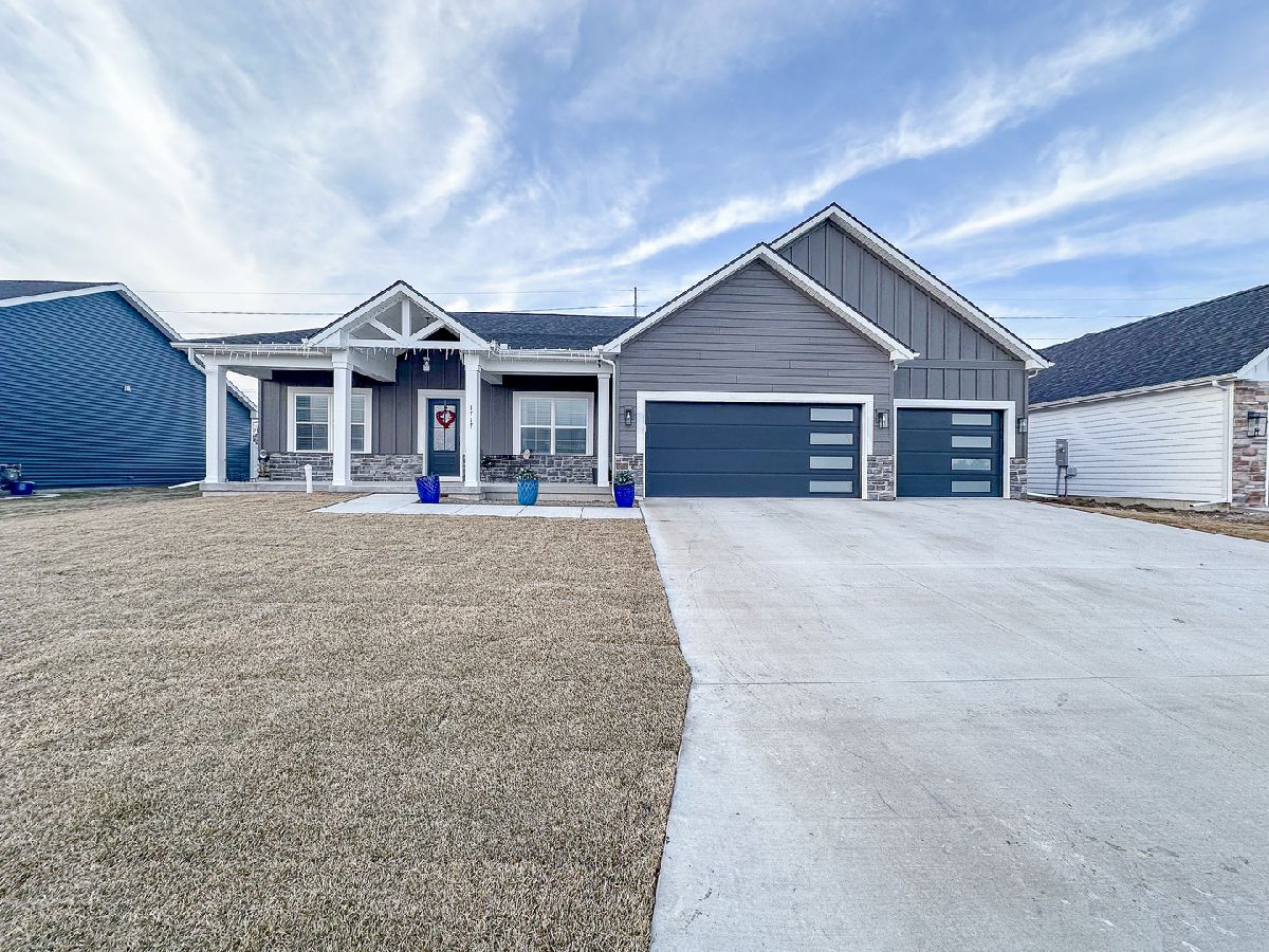  For Sale Urbana Illinois, 1717 Stone Creek Boulevard