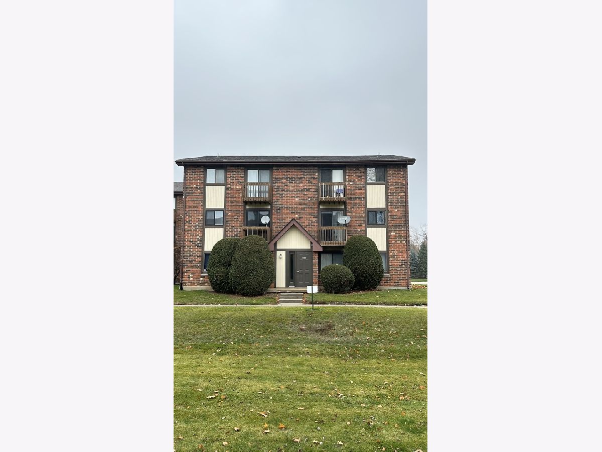 For Rent Crystal Lake Illinois, 413 Berkshire