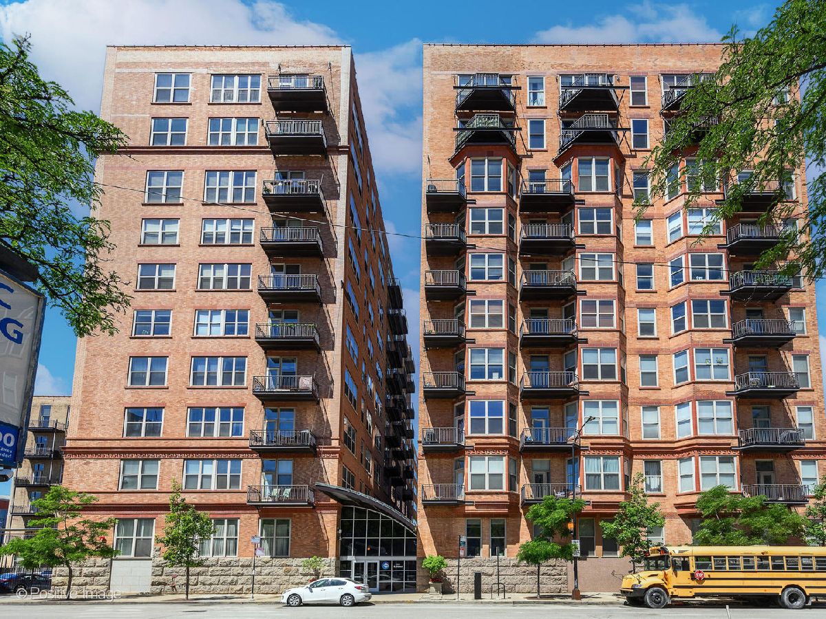 Condominiums For Rent Clinton Complex Chicago Illinois, 500 Clinton