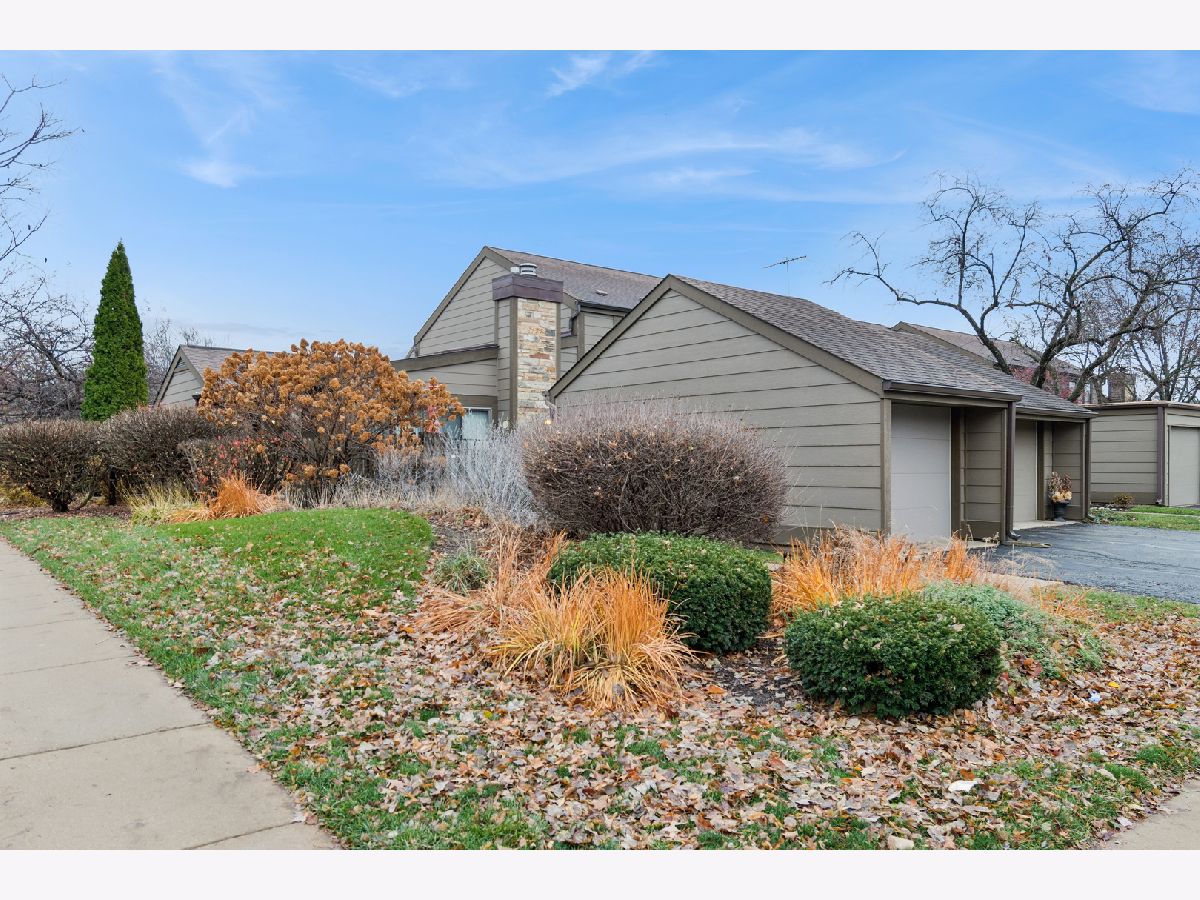  For Sale Geneva Illinois, 101 Aberdeen Court