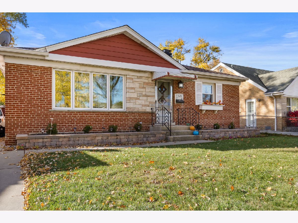  For Sale Westchester Illinois, 1624 Boeger Avenue