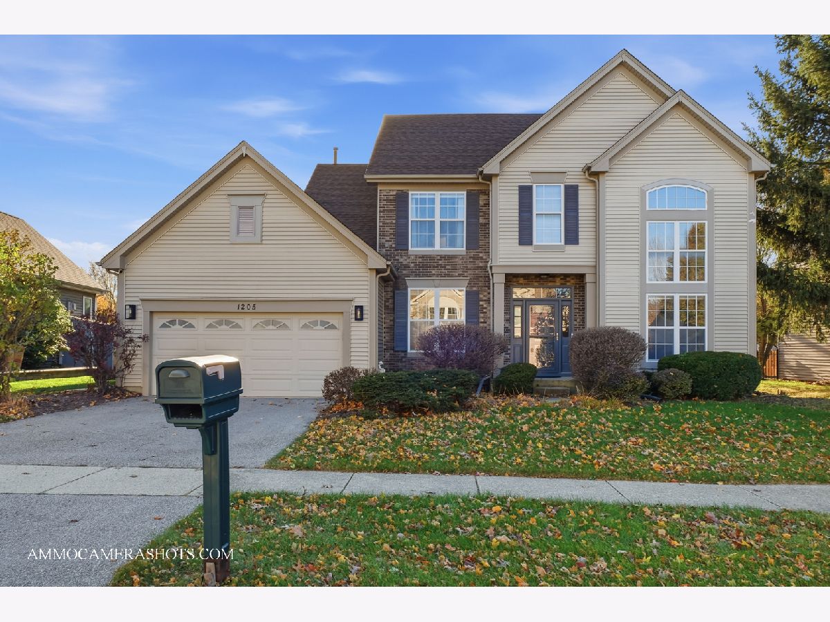 Homes For Sale Chicory Place Naperville Illinois, 1205 Red Clover Drive