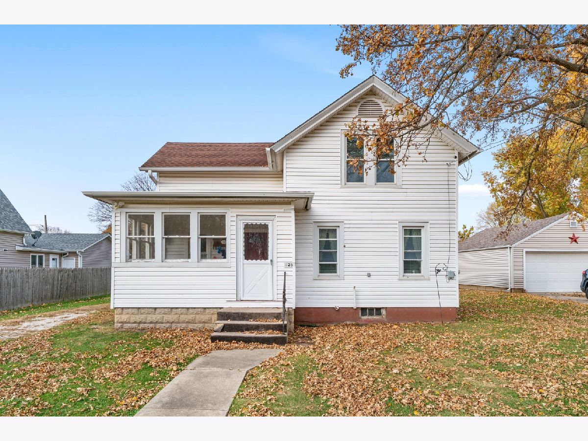 For Sale Earlville Illinois, 826 Ottawa Street