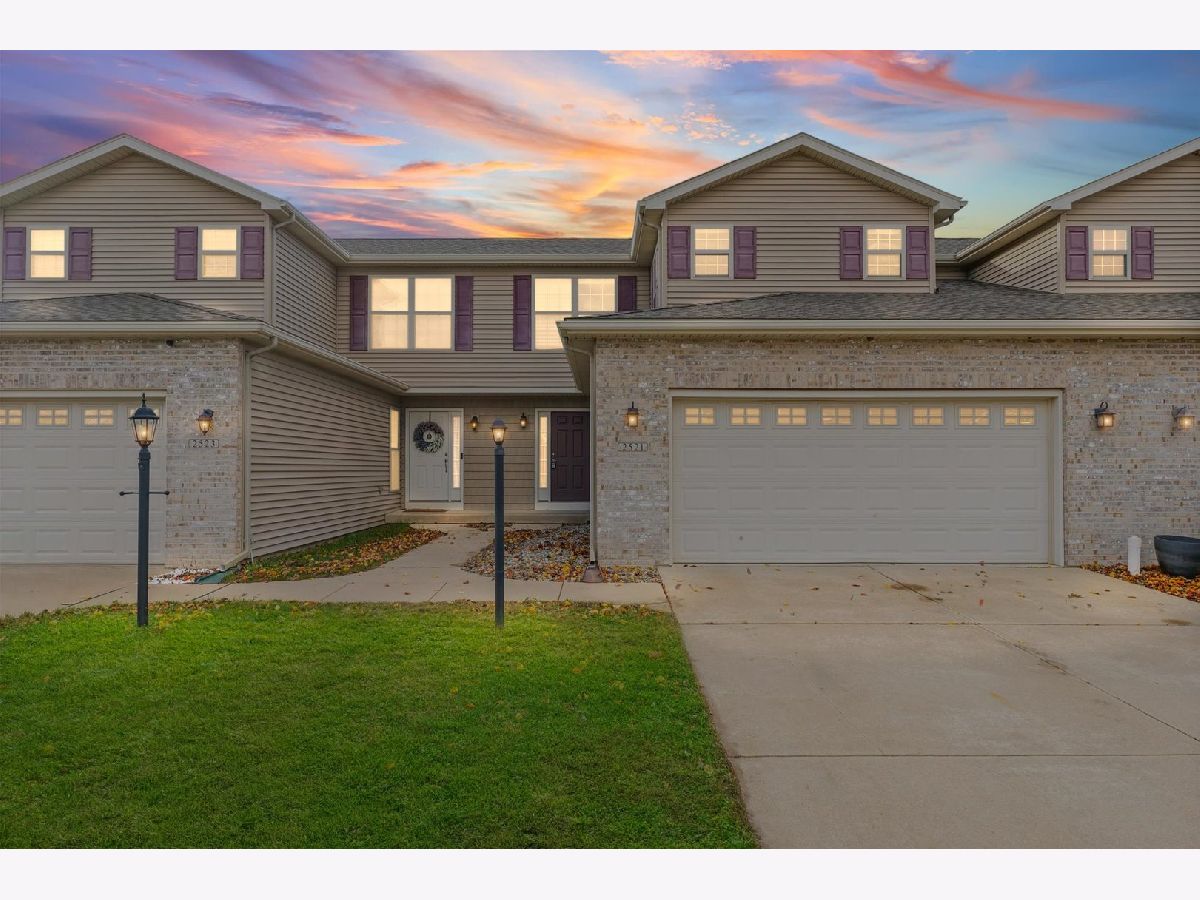  For Sale Champaign Illinois, 2521 Pembrook