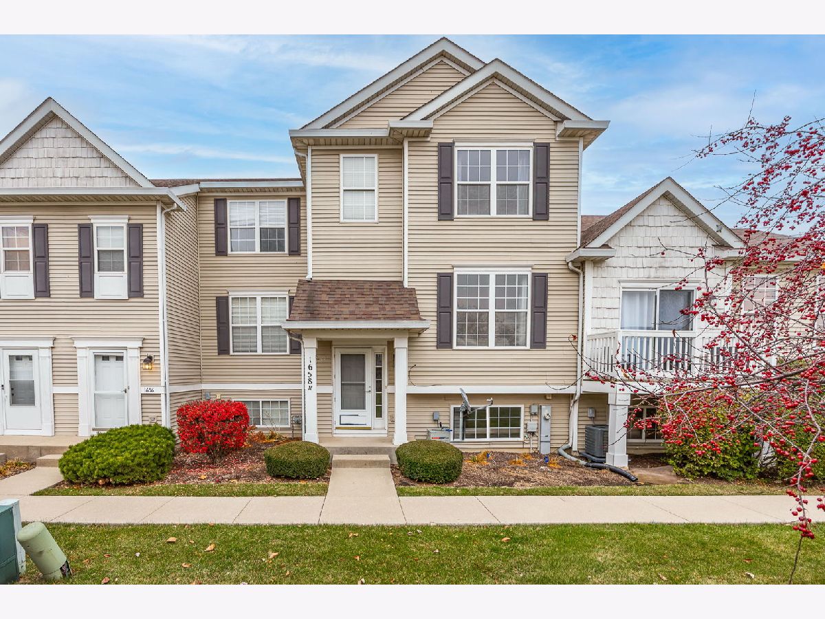 Homes & Townhomes & Condos For Sale Kipling Estates Shorewood Illinois, 1658 Fieldstone Drive