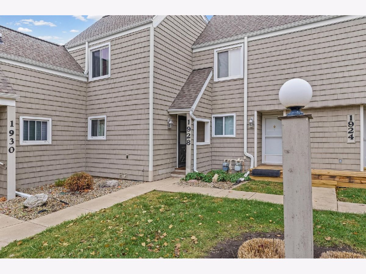  For Sale Champaign Illinois, 1928 Blackthorn Drive