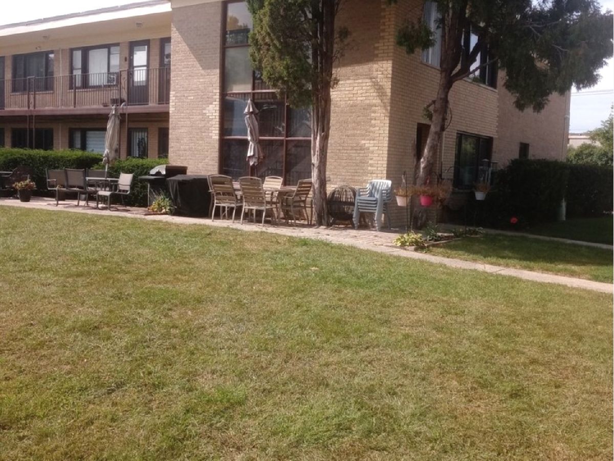  For Sale Northlake Illinois, 26 King Arthur Court