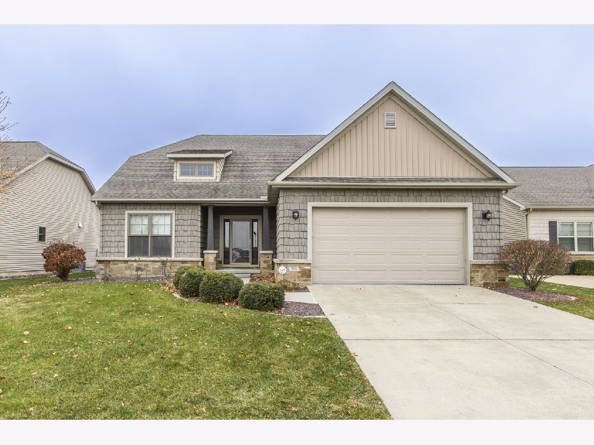 Homes & Condos & Townhomes Sold Trails On Sunset Lake Normal Illinois, 805 Table Rock