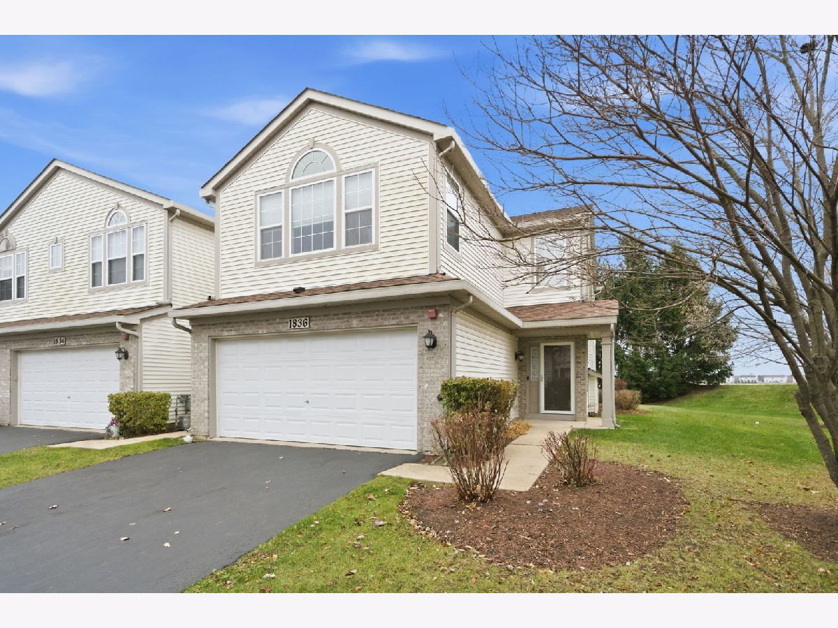  For Rent Montgomery Illinois, 1836 Candlelight