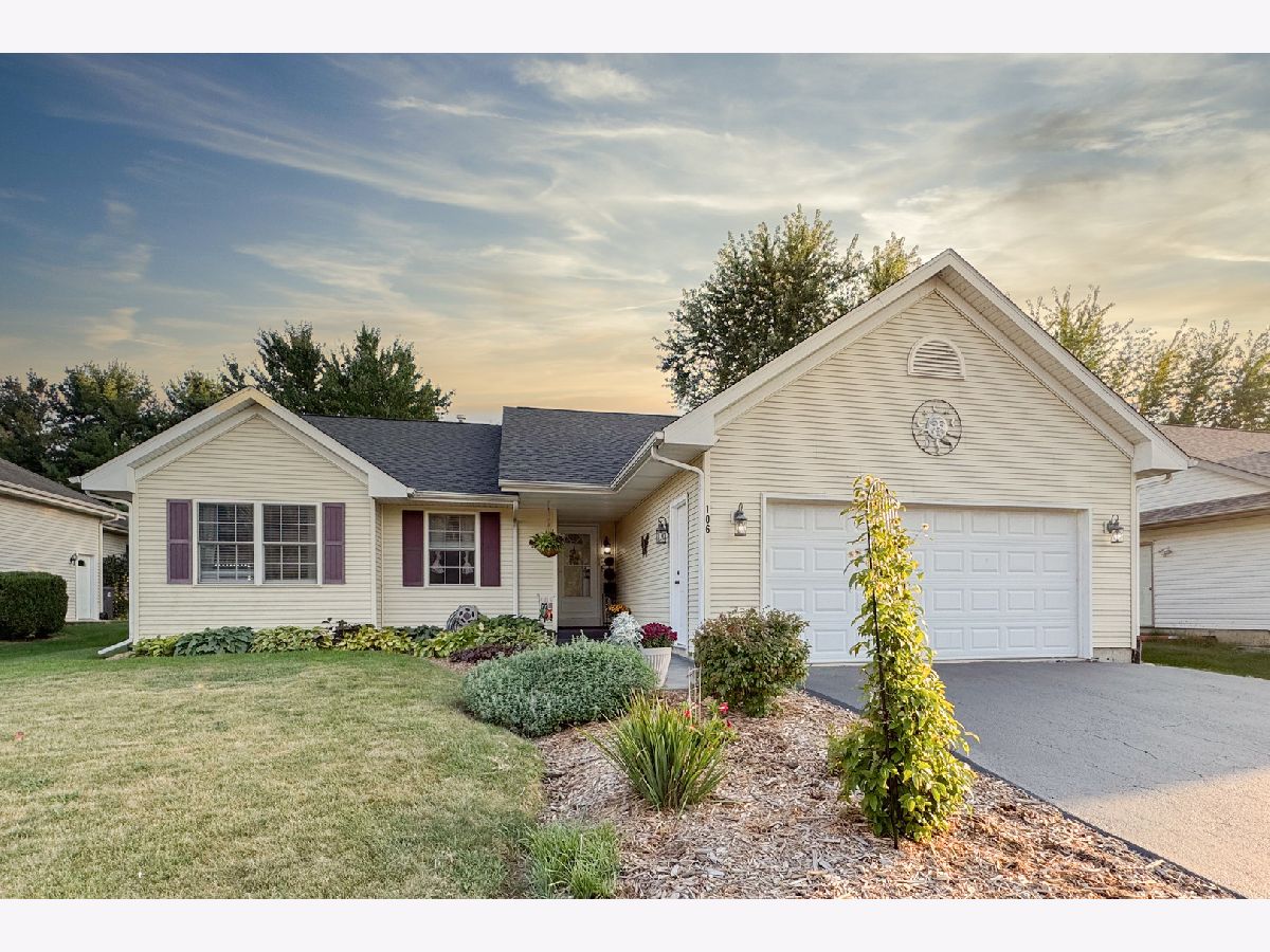  For Sale Poplar Grove Illinois, 106 Thornhill Drive